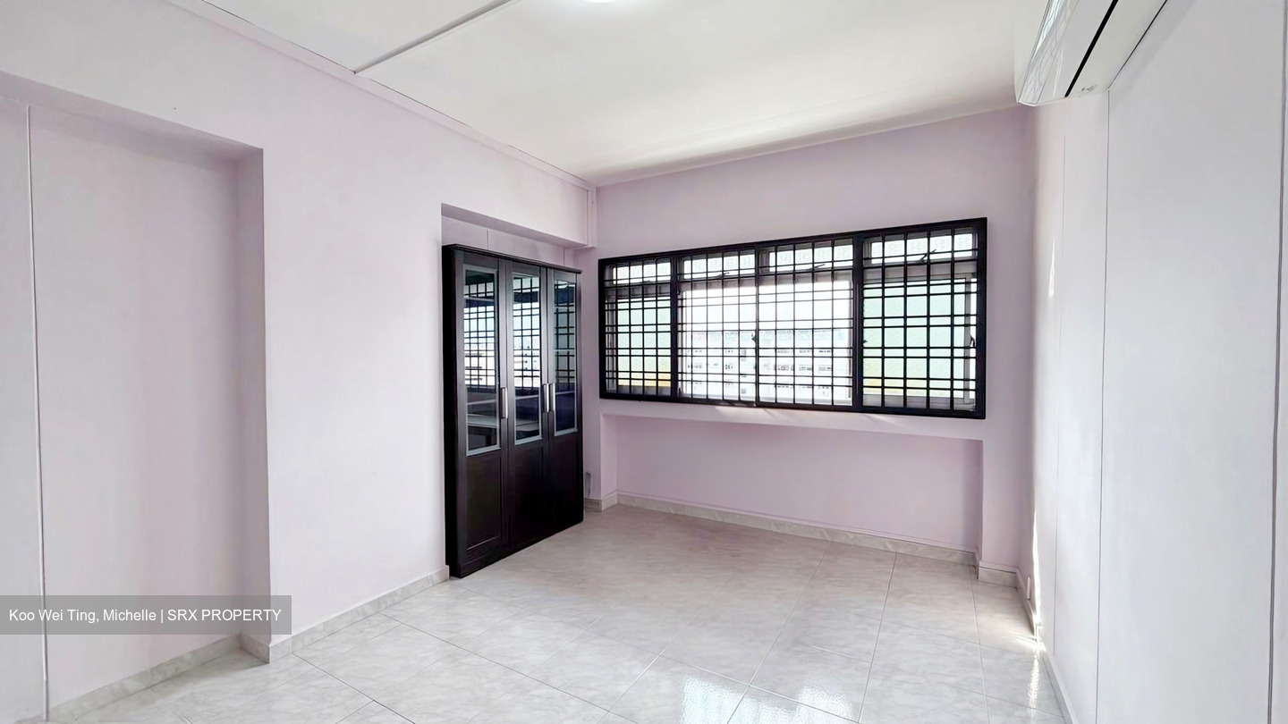 Blk 842 Jurong West Street 81 (Jurong West), HDB Executive #576133881